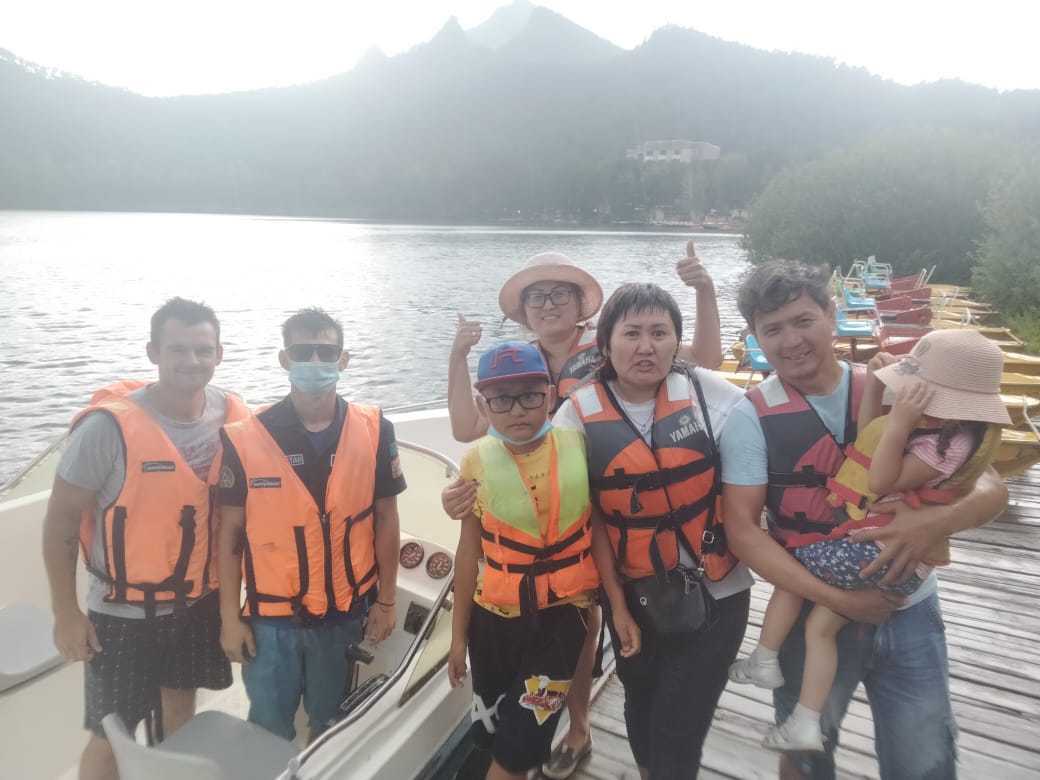 19 человек спасли на озере Бурабай