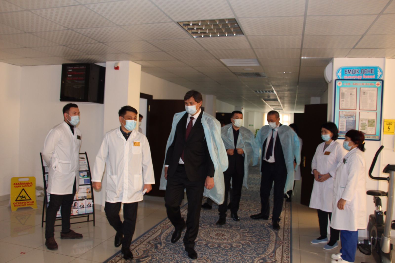 Е.Киясов посетил объекты здравоохранения в Туркестанской области