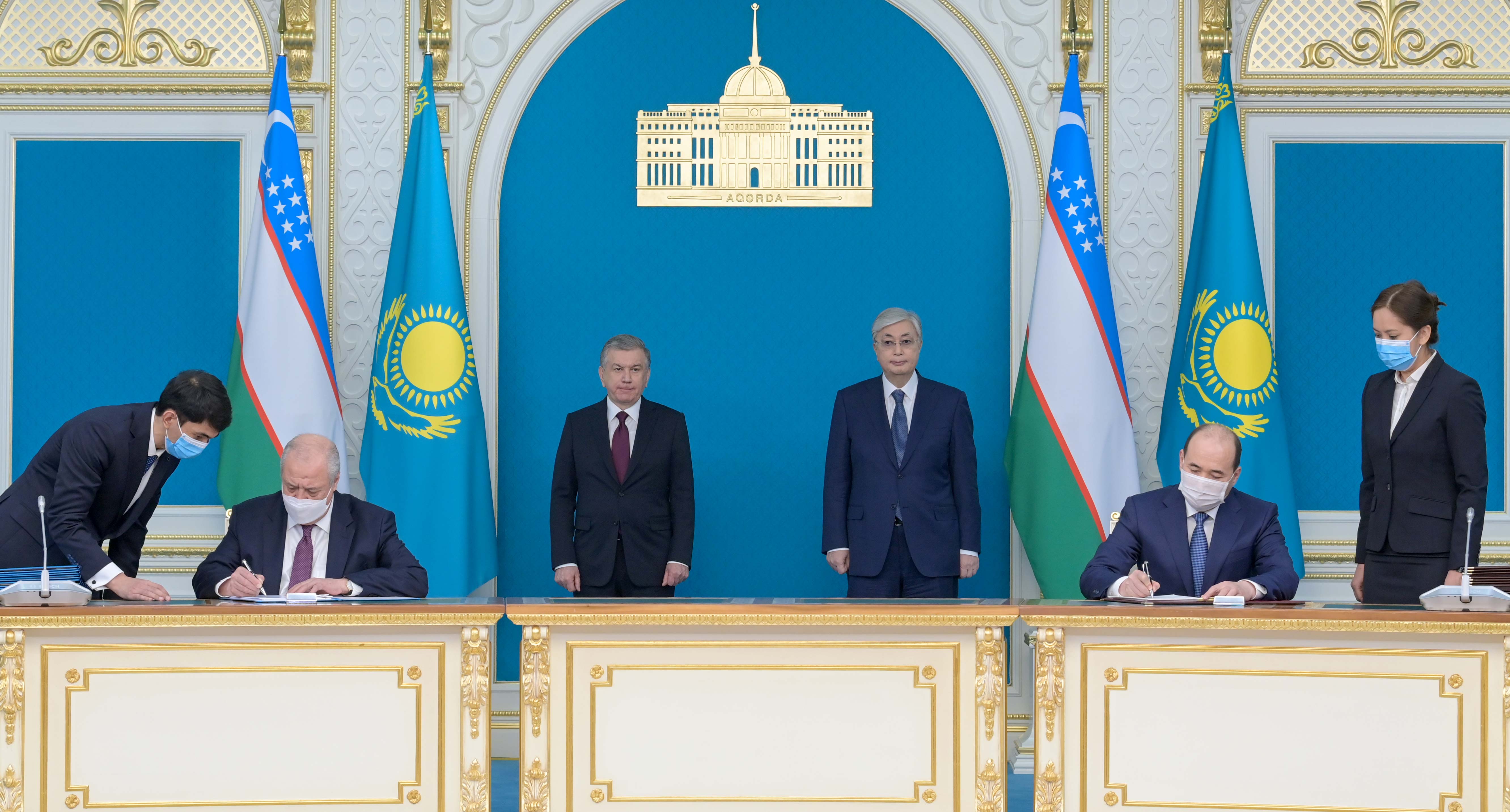 О подписании Договора между Республикой Казахстан и Республикой Узбекистан о передаче лиц, осужденных к лишению свободы, для дальнейшего отбывания наказания