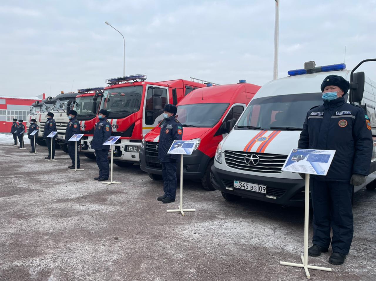 Пожарным-спасателям вручены ключи  от новой техники в Караганде