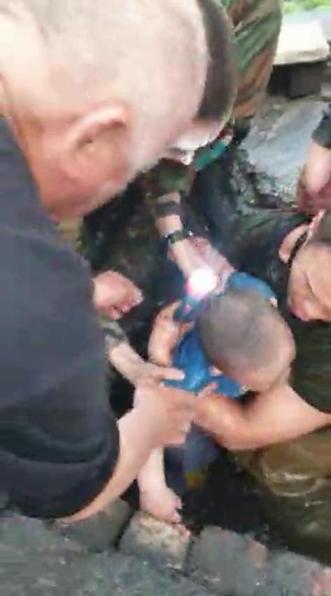 В Туркестанской области спасен двухлетний мальчик, упавший в оросительный канал