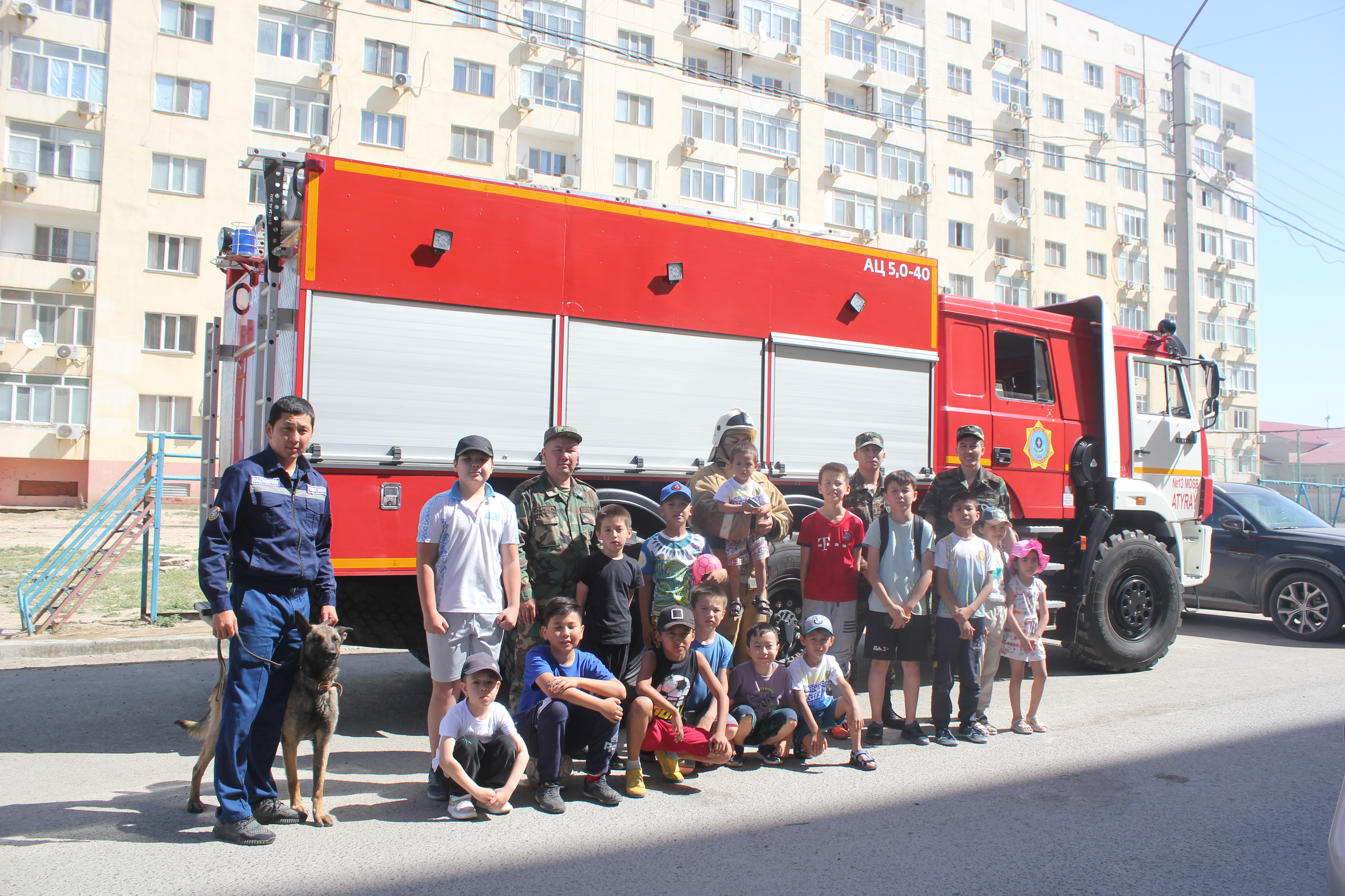 Атырауские спасатели провели мероприятие для детей