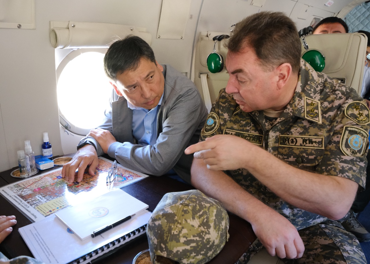 Министр по чрезвычайным ситуациям проверил состояние моренных озер в горах Алматы