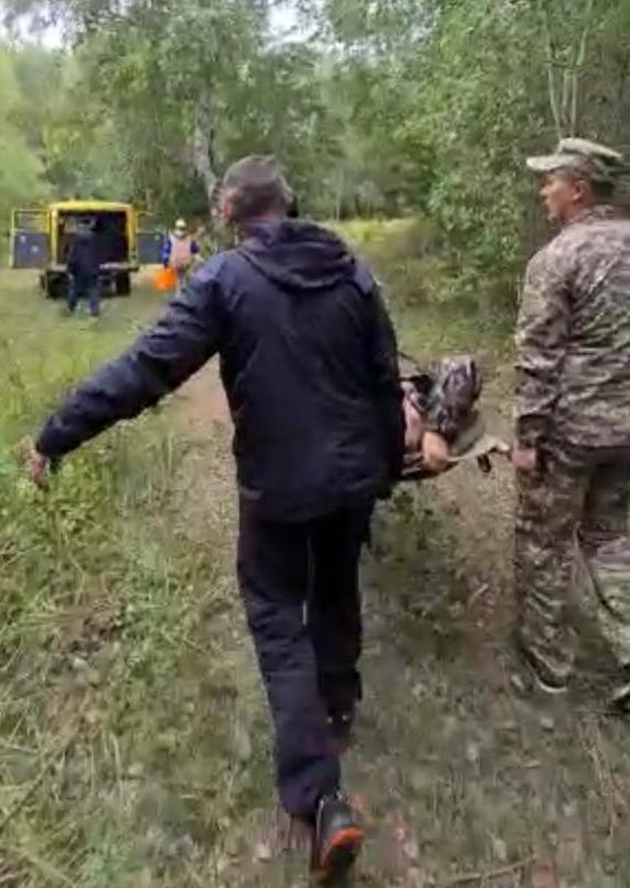 Спасатели эвакуировали травмированного туриста в горах  Карагандинской области