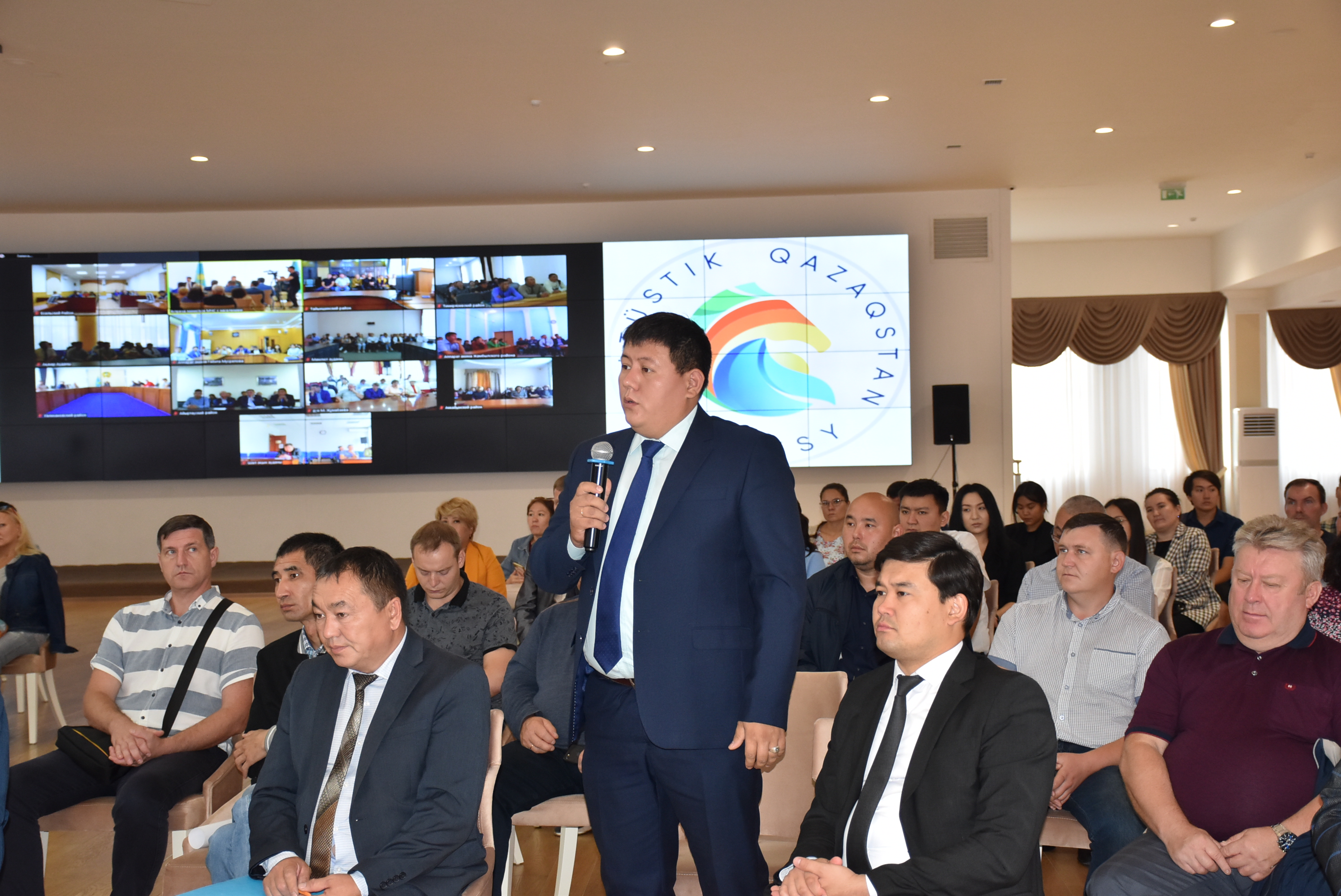 Министр по ЧС провел встречу с жителями Северо-Казахстанской области