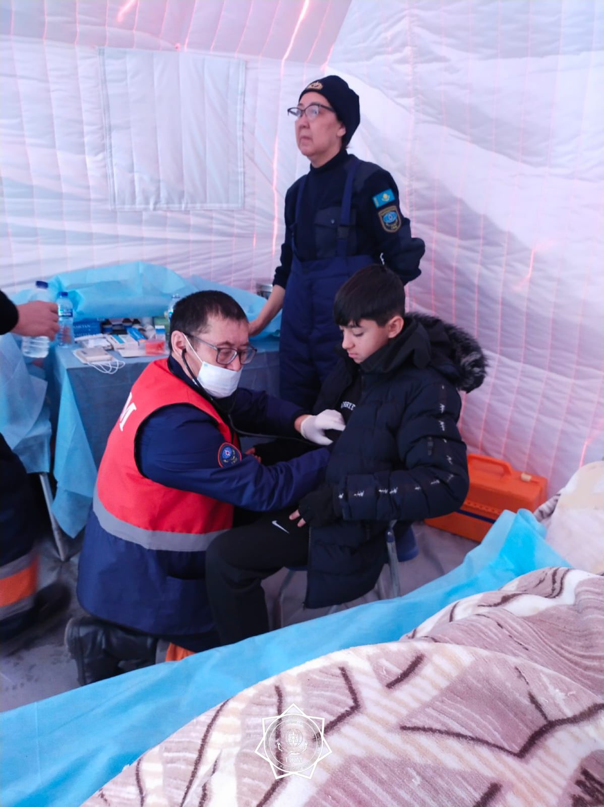 Медики МЧС Казахстана развернули пункт медпомощи в г.Газиантеп Турецкой Республики