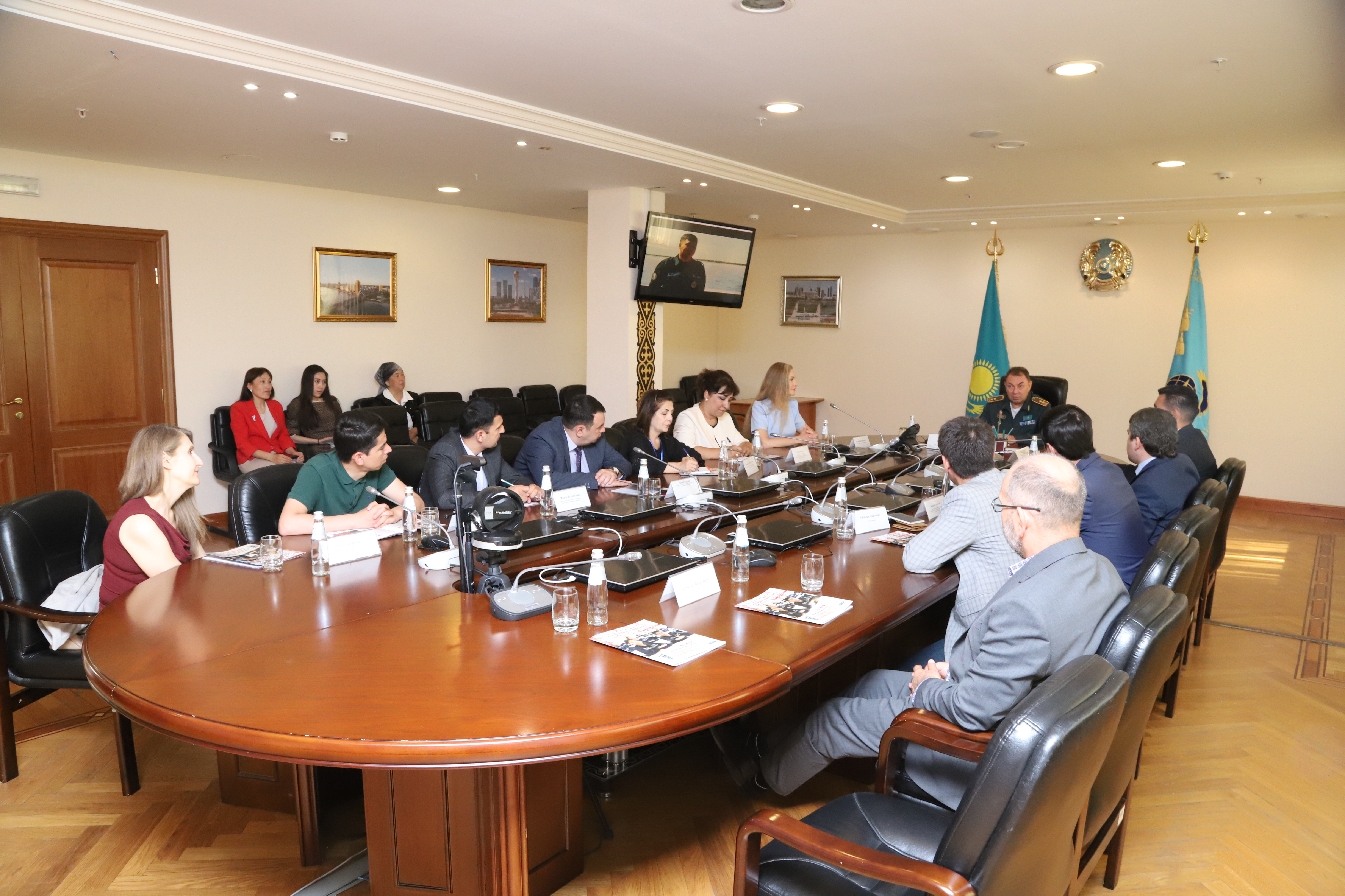 Делегация руководителей пресс-служб госорганов Таджикистана посетила МЧС