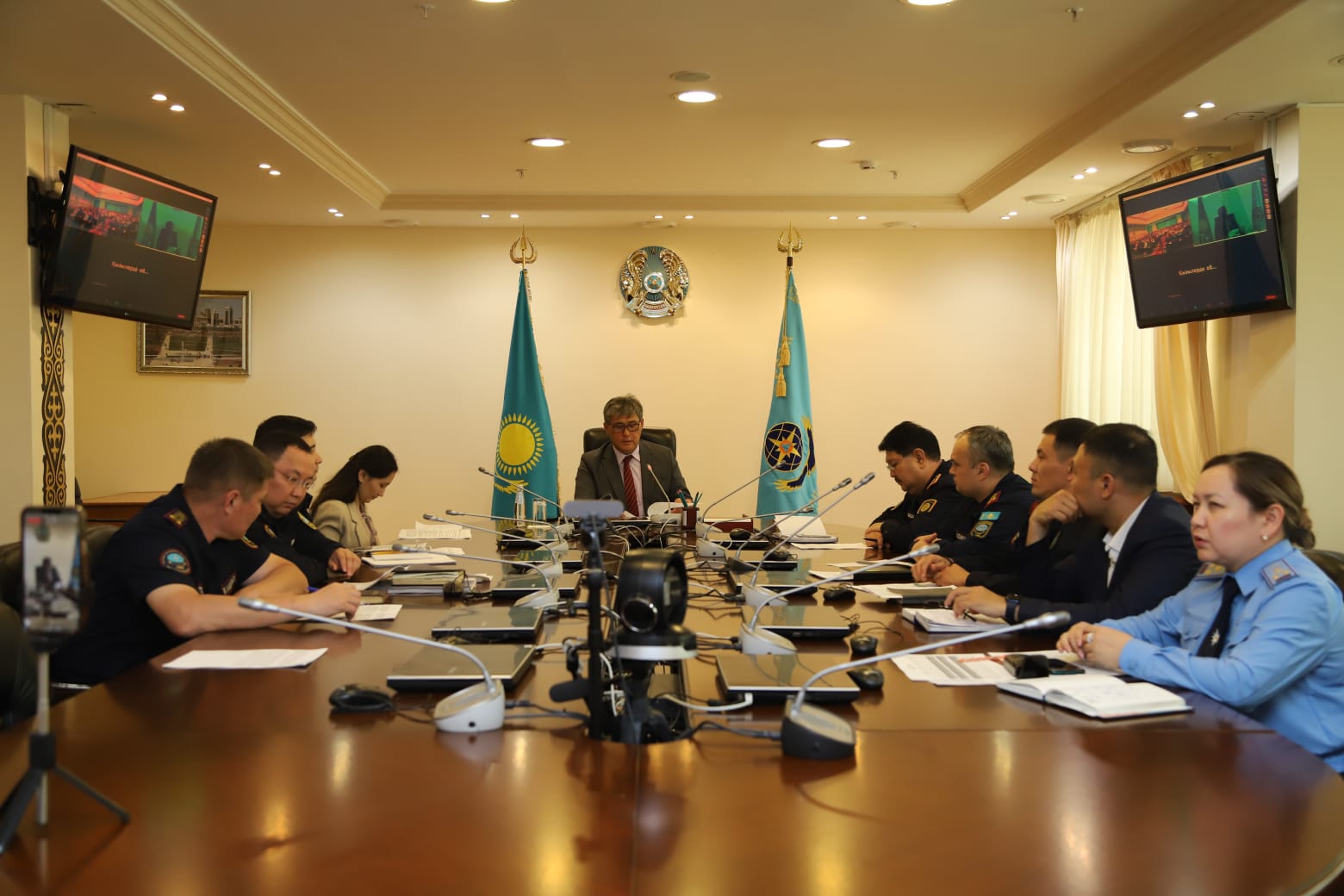 Первый вице-министр по ЧС провел отчетную встречу с населением Жамбылской области