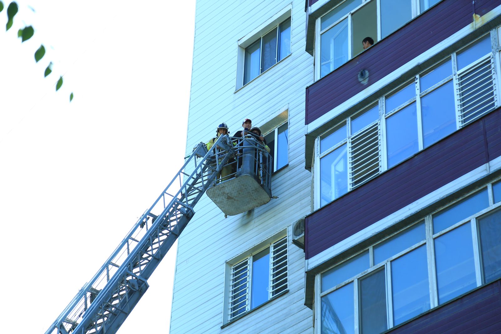 В Алматинской области проведены пожарно-тактические учения по ликвидации условного пожара в многоэтажном жилом комплексе «Элит»