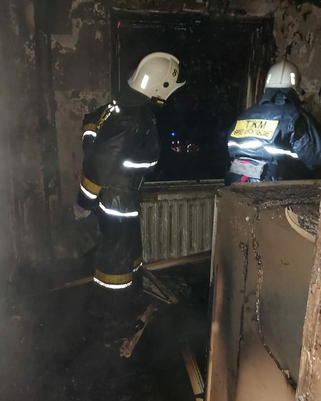 Огнеборцами Усть-Каменогорска при пожаре спасено  10 и эвакуировано 12 жителей