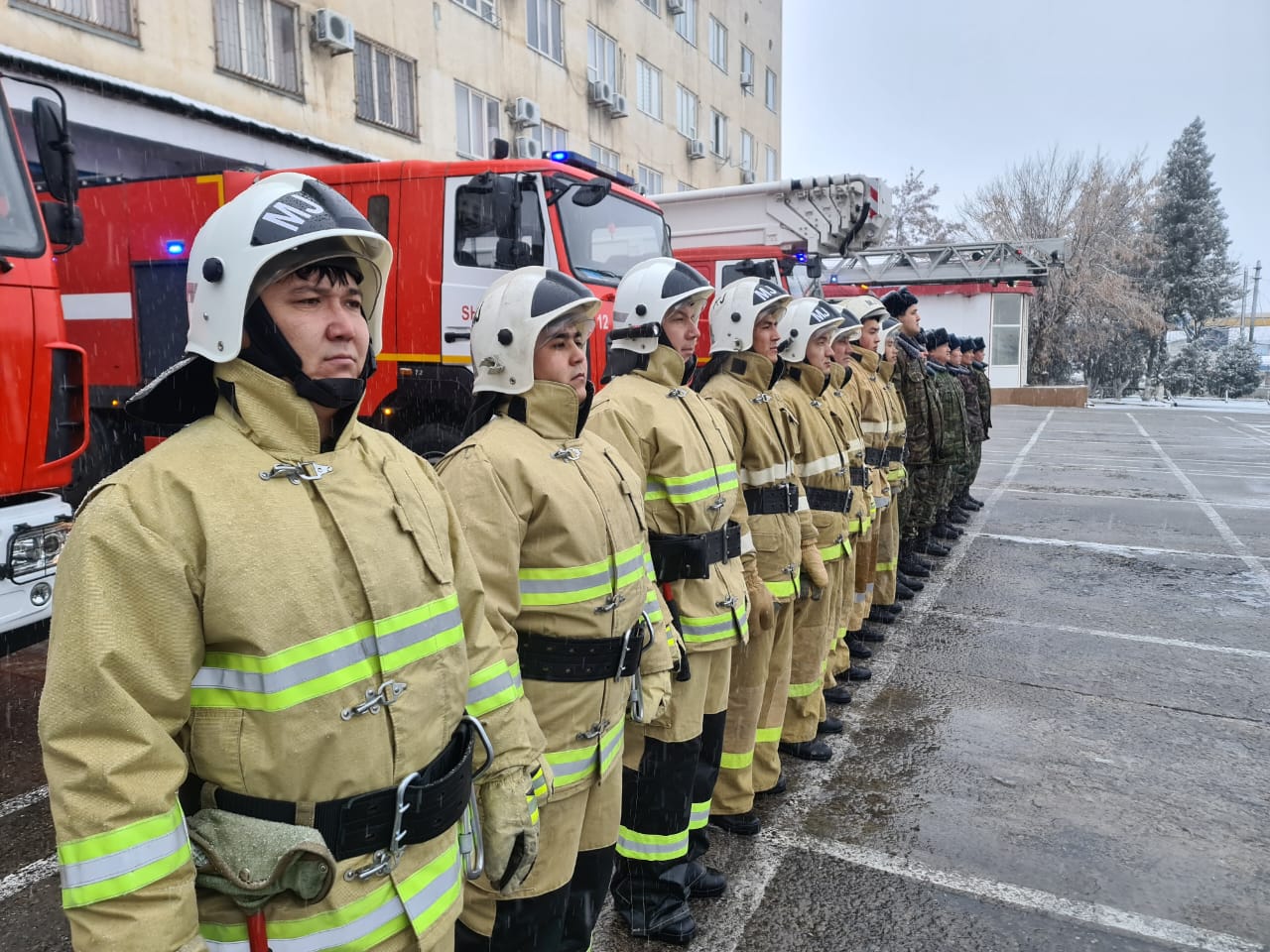 Более 3 тысяч спасателей заступят на дежурство в новогоднюю ночь