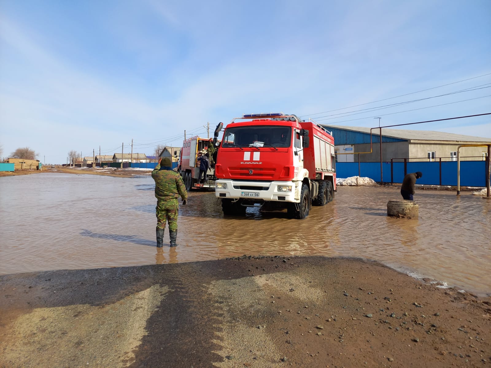 В Костанайской области оперативно устранили подтопление в селе Түйемойнақ