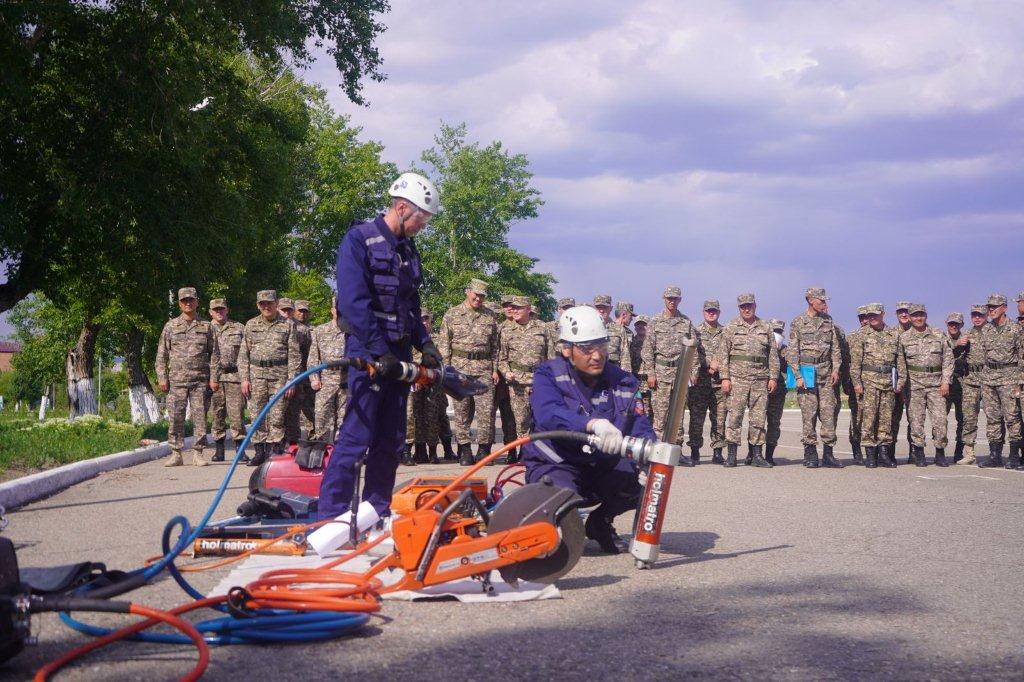 Военнослужащих обучили действиям при землетрясении