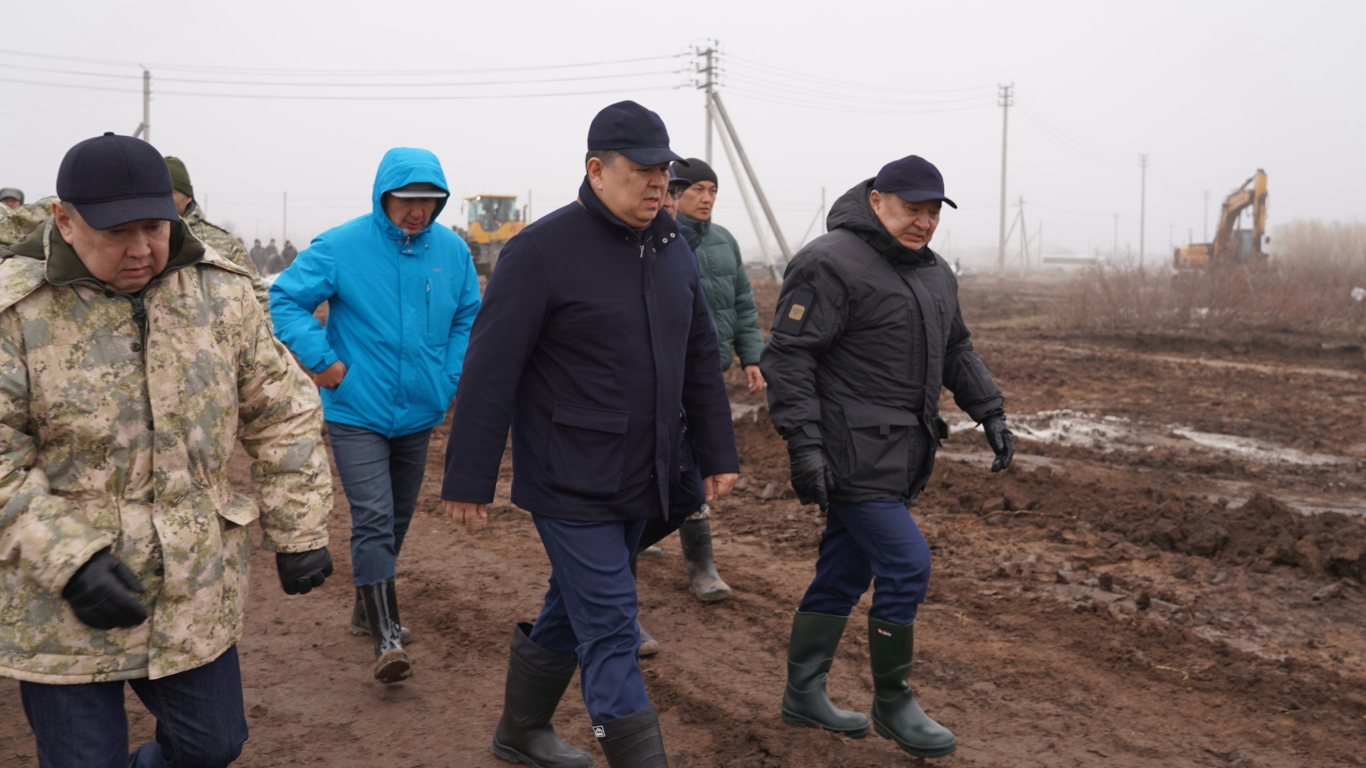 Круглосуточный мониторинг. Ход противопаводковых мероприятий в стране обсудили на совещании в МЧС